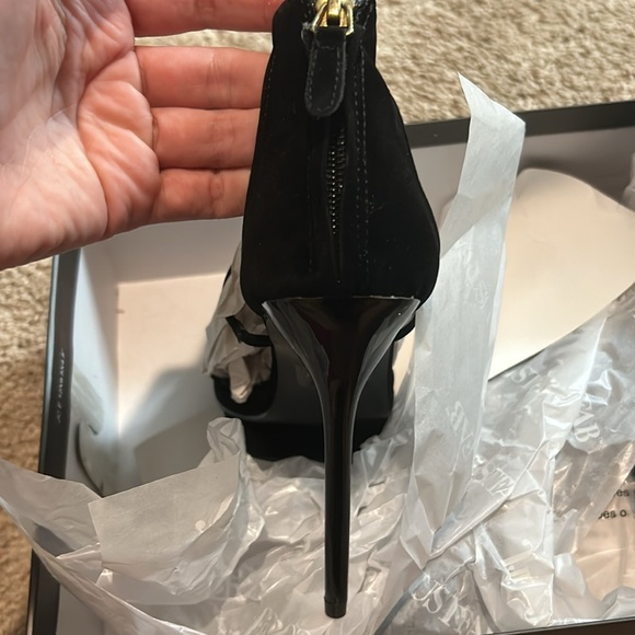 ▪️ JUST FAB ▪️ New in Box Black Meridian Stiletto Pumps - Picture 4 of 7